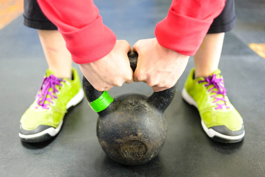 kettlebell lifting